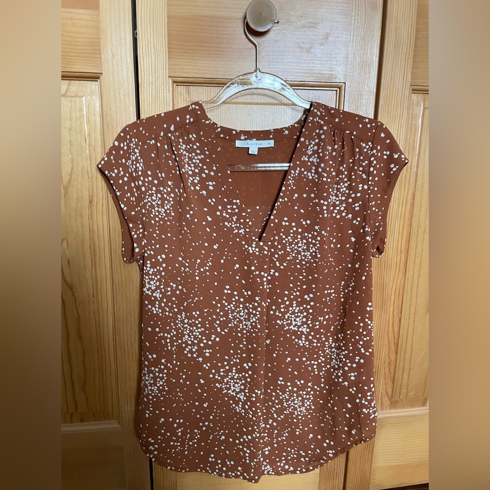 fun2fun Women's Brown and White Speckled Top xs